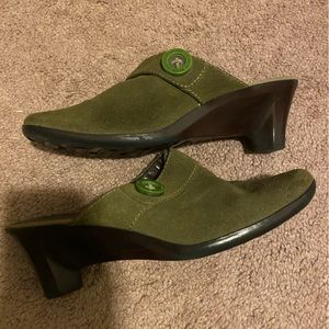 AK Anne Klein Iflex mules/clogs